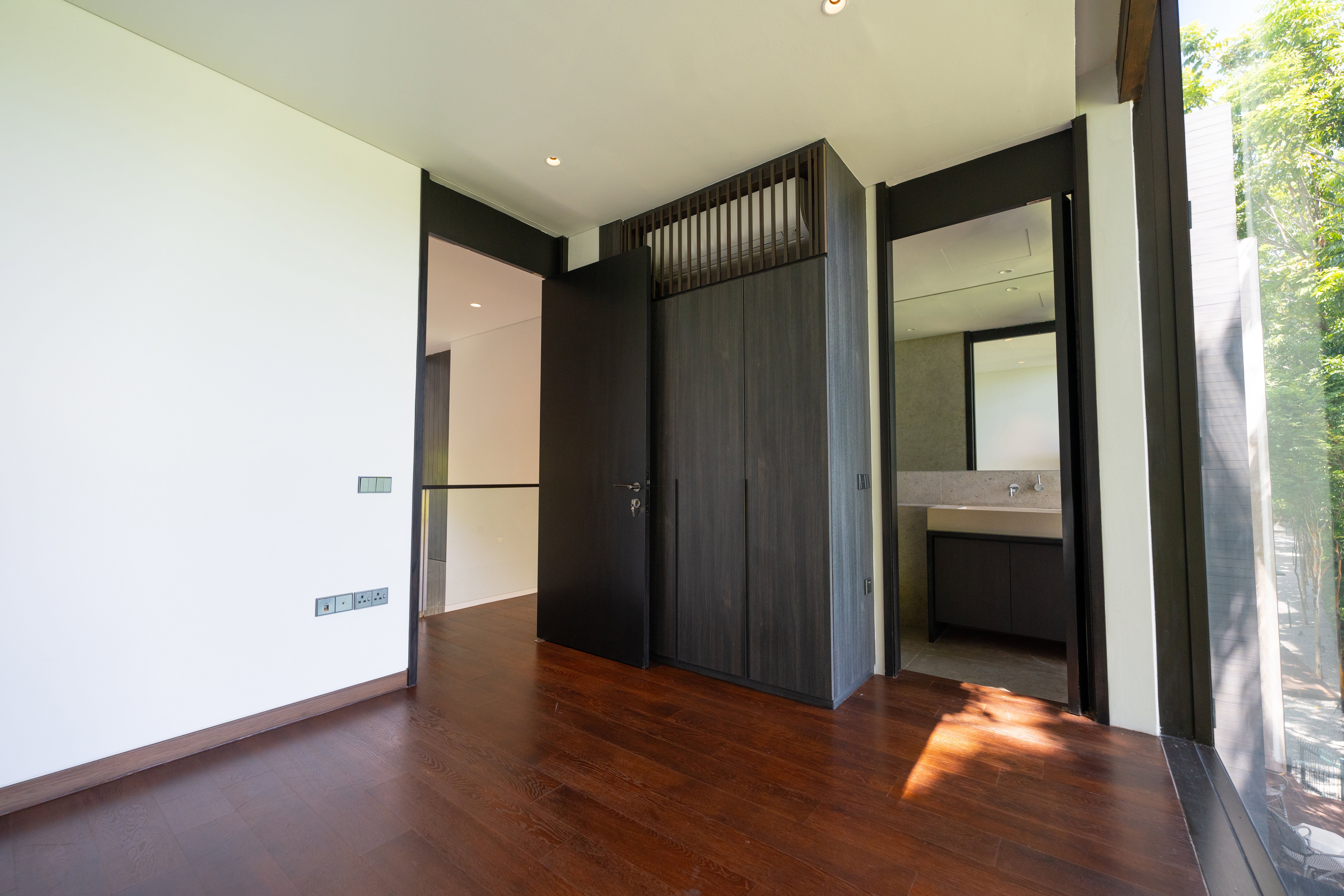 The Green Collection Gallery Image 38
